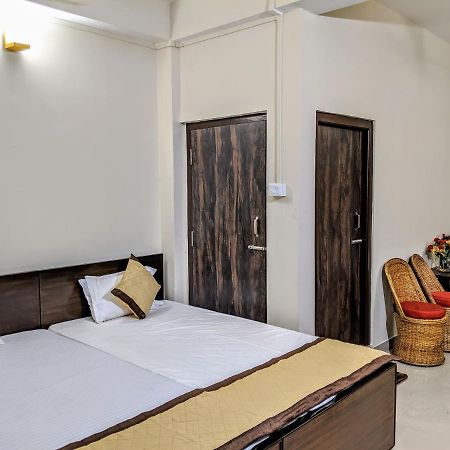 Townhouse - The Urban Inn Dibrugarh Εξωτερικό φωτογραφία